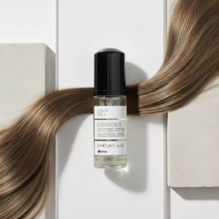 Флюид уплотняющий для объёма волос Davines Liquid Spell Reinforcing Bodifying Fluid