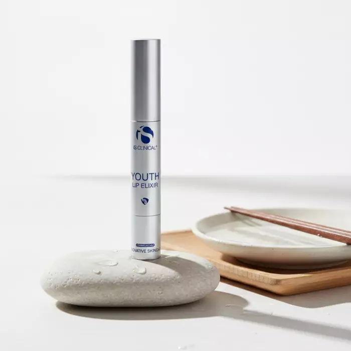 Омолаживающий Эликсир для Губ iS Clinical Youth Lip Elixir