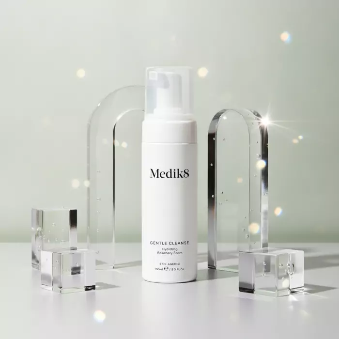 Очищающая Пенка для Всех Типов Кожи Medik8 Gentle Cleanse