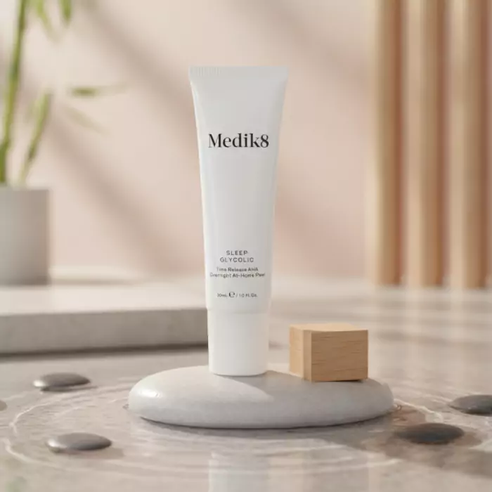 Ночная Пилинг-Сыворотка с Гликолевой Кислотой Medik8 Sleep Glycolic