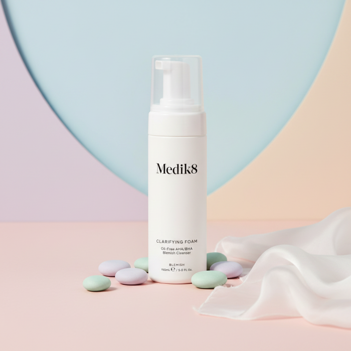Очищающая Пена для Жирной и Проблемной Кожи Medik8 Clarifying Foam