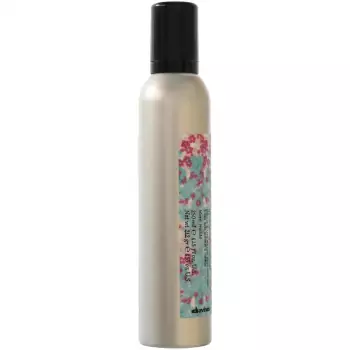 Увлажняющий Мусс для Упругих Четко Очерченных Локонов Davines More Inside Curl Moisturizing Mousse