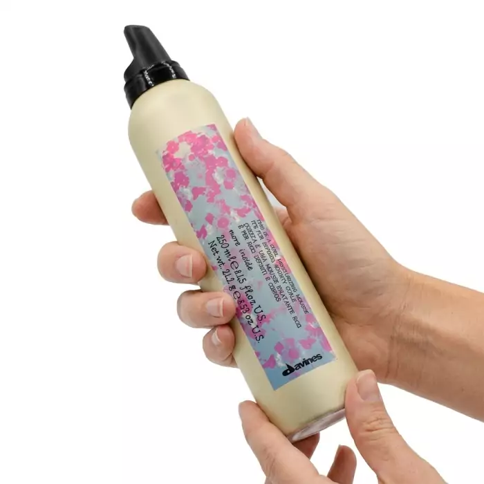 Увлажняющий Мусс для Упругих Четко Очерченных Локонов Davines More Inside Curl Moisturizing Mousse