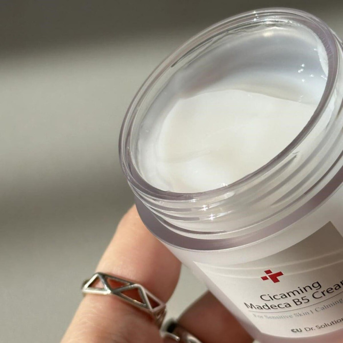 Успокаивающий Крем для Лица с Центеллой и Пантенолом CU SKIN Dr. Solution Cicaming Madeca B5 Cream