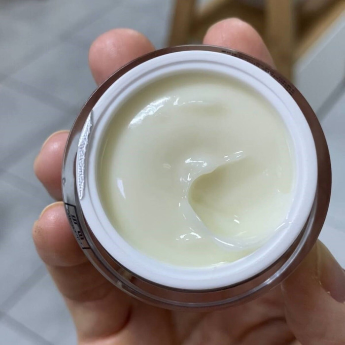 Лифтинг-Крем с Витамином U и Пептидами для Зоны Вокруг Глаз CU SKIN Vitamin U Eye Cream