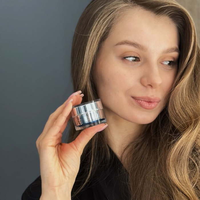 Лифтинг-Крем с Витамином U и Пептидами для Зоны Вокруг Глаз CU SKIN Vitamin U Eye Cream