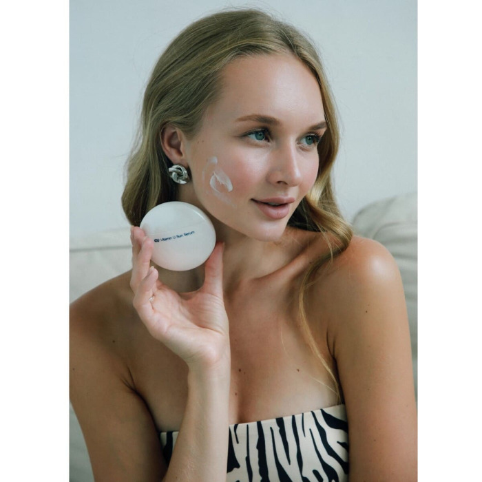 Солнцезащитная Сыворотка с Витамином U и Витамином B12 CU SKIN Vitamin U Sun Serum SPF 50+ PA ++++