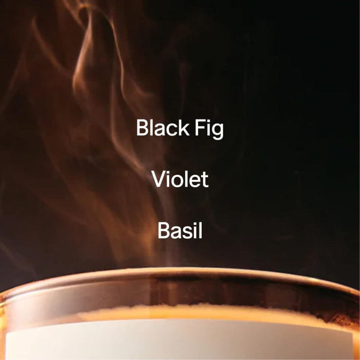 Соевая Свеча с Ароматом Инжира и Фиалки Salt & Stone Candle Fig & Violet