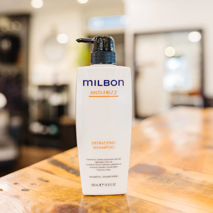Шампунь для Пушистых и Кучерявых Волос Milbon Anti-Frizz Defrizzing Shampoo