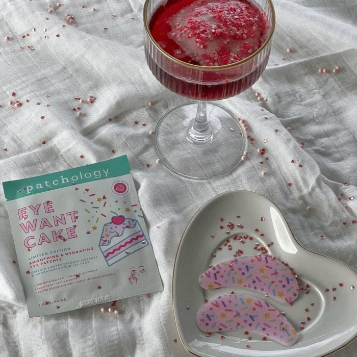 Разглаживающие и Увлажняющие Лимитированные Патчи Patchology Eye Want Cake Limited Edition Smoothing & Hydrating Eye Patches
