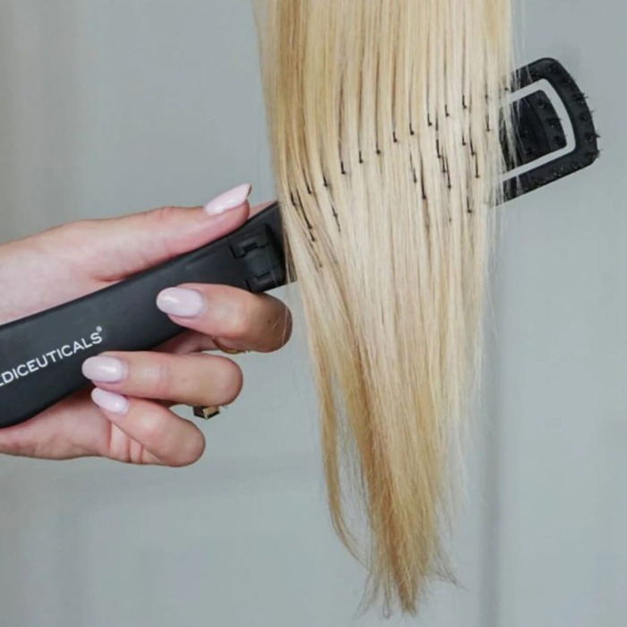Идеальная Мини-Щетка для Кожи Головы и Волос Mediceuticals Scalpro Mini Hairbrush