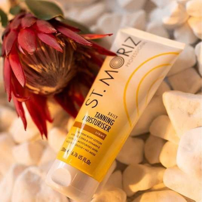 Увлажняющий Лосьон для Постепенного Автозагара St. Moriz Professional Daily Tanning Moisturiser Light