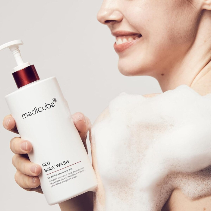 Противовоспалительный Гель для Душа с Кислотами Medicube Red Acne Body Wash