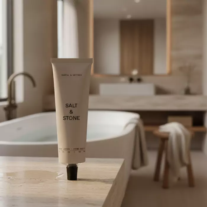 Увлажняющий Лосьон для Тела с Ароматом Сандалового Дерева и Ветивера Salt & Stone Body Lotion Santal & Vetiver