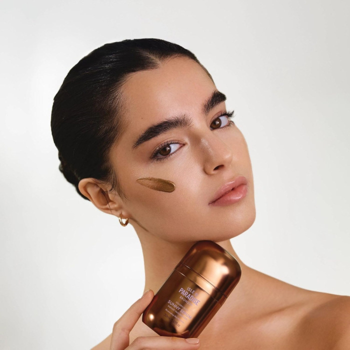 Бронзирующая Сыворотка для Лица в Оттенке Medium Isle of Paradise Sunny Serum Instant Face Bronzer