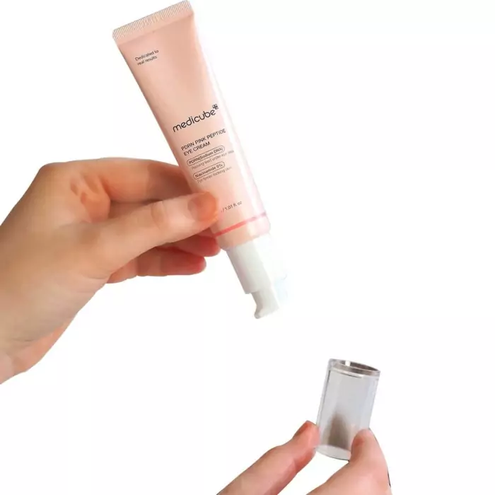 Крем для Кожи Вокруг Глаз с Полинуклеотидами и Пептидами Medicube PDRN Pink Peptide Eye Cream