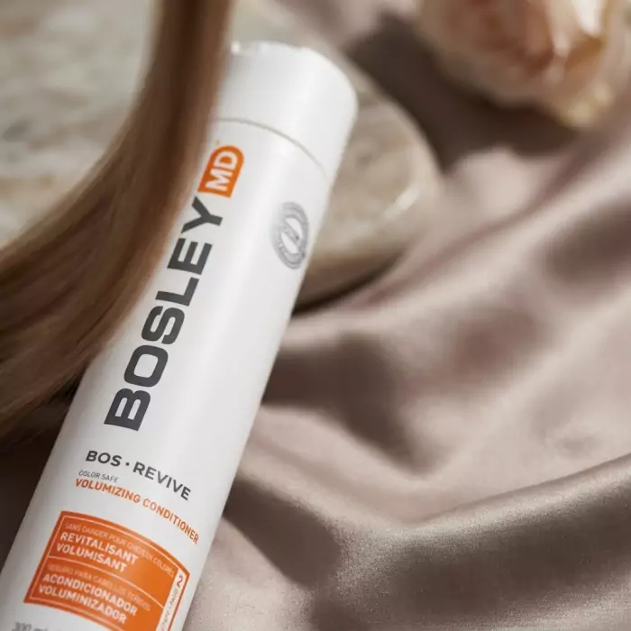 Кондиционер для объема истонченных окрашенных волос Bosley MD Bos Revive Color Safe Volumizing Conditioner
