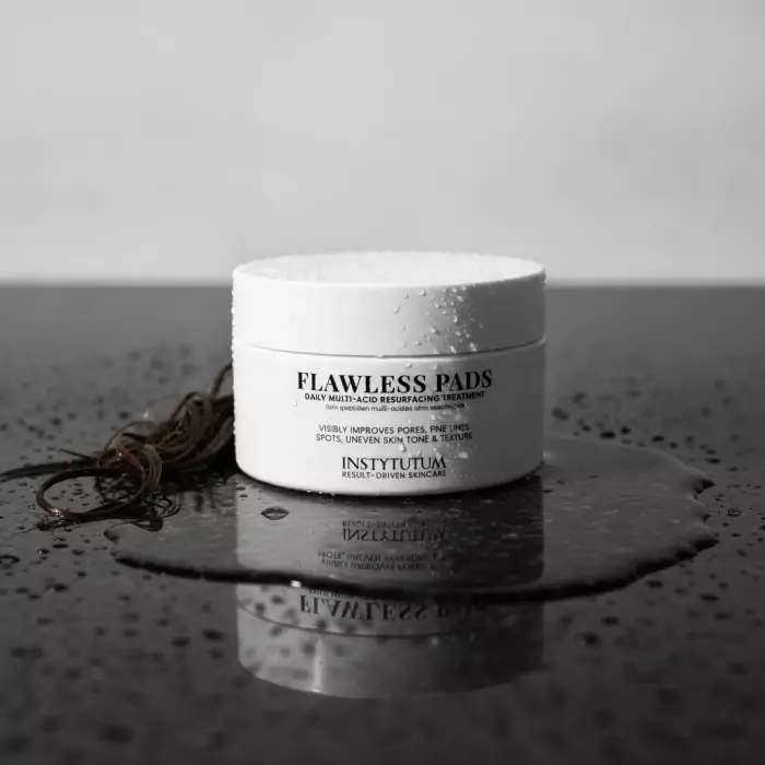 Увлажняющие Подушечки с Кислотами для Глубокого Обновления Кожи Instytutum Flawless Pads