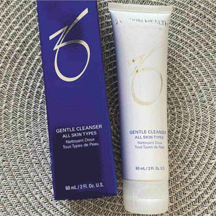 Деликатное Очищающее Средство для Лица Zein Obagi Gentle Cleanser